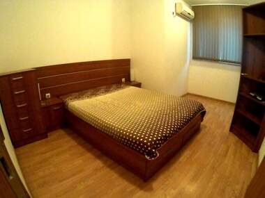 Închiriere - Apartament în Văzrajdane,  Burgas