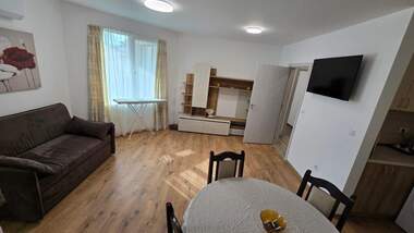 Închiriere - Apartament în Lazur,  Burgas