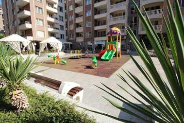 Închiriere - Apartament în Zornița,  Burgas