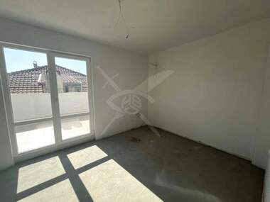 For sale - Apartment in Kiuchuk Parij,  Plovdiv