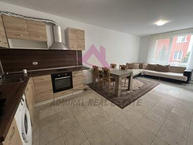 Închiriere - Apartament în Văzrajdane 1,  Varna