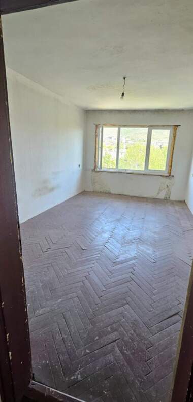 For sale - Apartment in Momchilgrad,  Kardjali