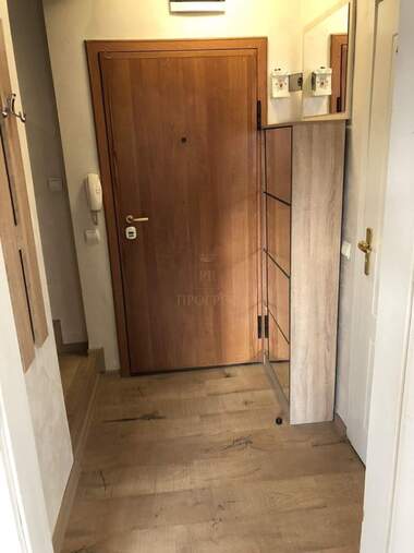 Închiriere - Apartament în Sădiîski,  Plovdiv