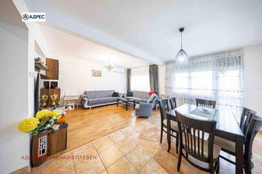 Vânzare - Apartament în Mladost,  Lovece