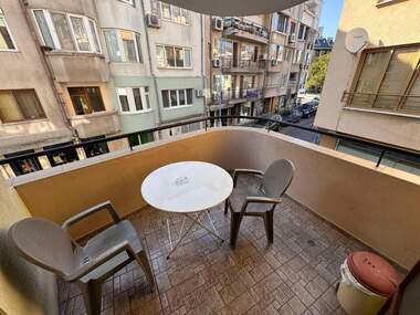 Miete - Wohnung in Zentar,  Burgas
