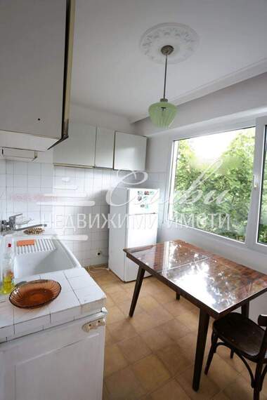 Închiriere - Apartament în Dobrudjanski,  Șumen