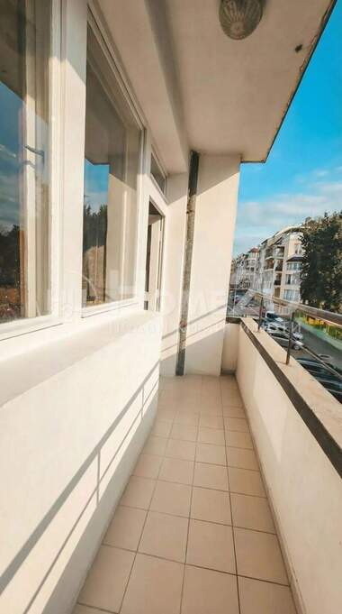 Vânzare - Apartament în Văzrajdane,  Burgas