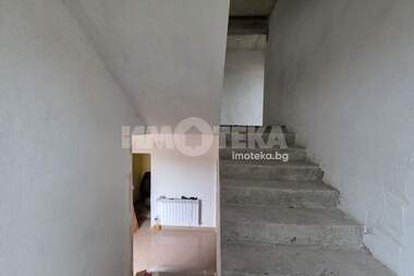 For sale - House in Voluiak,  Sofia