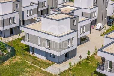 Продажба - Къща в Панчарево,  София