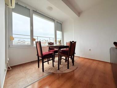 Închiriere - Apartament în Lazur,  Burgas