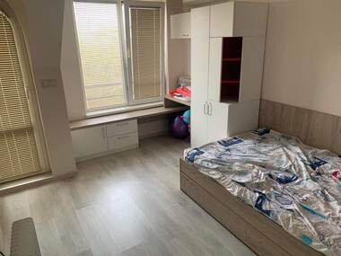 Închiriere - Apartament în Văzrajdane,  Burgas