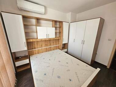 Închiriere - Apartament în Hristo Smirnenski,  Plovdiv