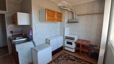 Închiriere - Apartament în Dobrudjanski,  Șumen