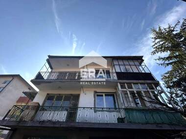 Vânzare - Etaj din casă în Hisaria,  Haskovo