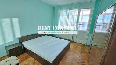 Închiriere - Apartament în Center,  Ruse