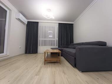 Închiriere - Apartament în Slaveîkov,  Burgas