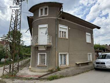 For sale - House in Gostinia,  Lovech