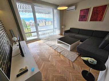 Miete - Wohnung in Mladejki halm,  Plowdiw