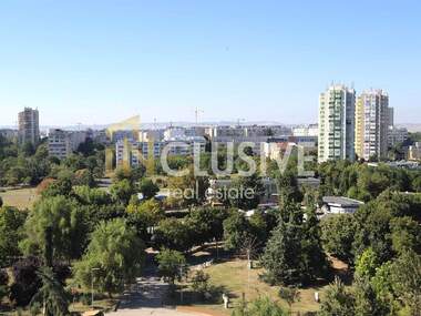 Продажба - Апартамент в Изгрев,  Бургас