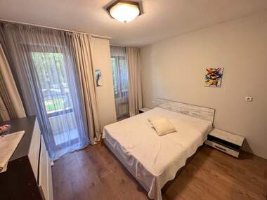 Miete - Wohnung in Wazrajdane,  Burgas