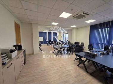 Kira - Ofis olarak Mladost 1,  Varna