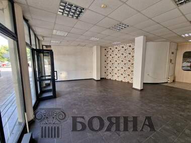 For rent - Store/Office/Storage/Beauty saloon in Center,  Ruse