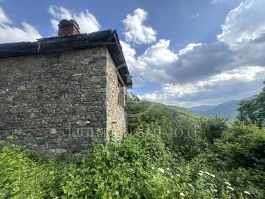 For sale - House in Laki,  Plovdiv