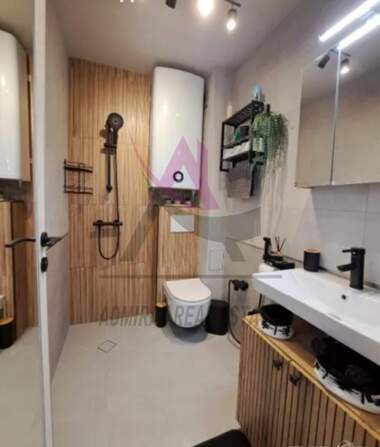 Miete - Wohnung in Wazrajdane 3,  Warna