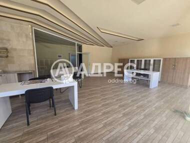 Ενοίκιο - Κατάστημα σε Център,  Пловдив