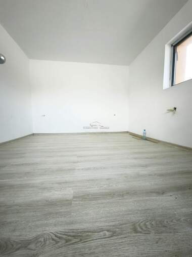 Vânzare - Apartament în Iztok,  Pernik