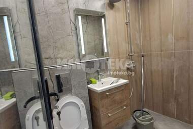 Vânzare - Apartament în Avtogara,  Varna