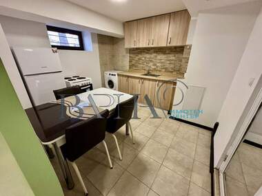 Miete - Wohnung in Kolhozen pazar,  Warna