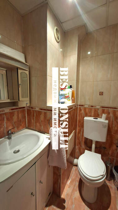 Închiriere - Apartament în Center,  Ruse