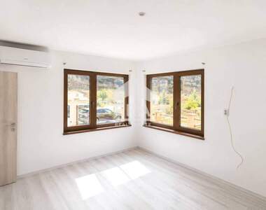 For sale - House in Ovcharski,  Haskovo