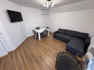Închiriere - Apartament în Lazur,  Burgas