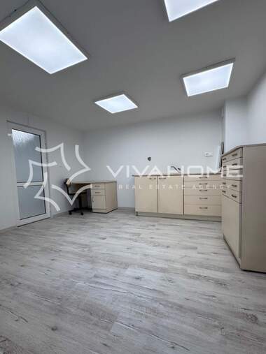 For sale - Store/Office/Storage/Beauty saloon/Venue/Dental office in Center,  Varna