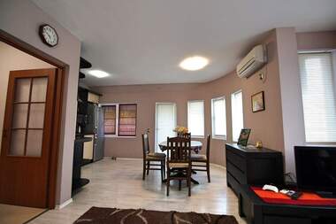 Închiriere - Apartament în Lazur,  Burgas