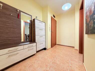 Închiriere - Apartament în Lazur,  Burgas