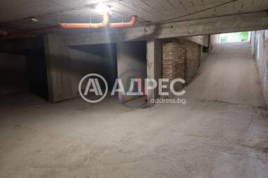 Продажба - Паркомясто в Център,  Варна