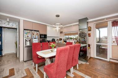 Vânzare - Apartament în Iujen,  Plovdiv