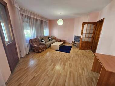 Miete - Wohnung in Mladejki halm,  Plowdiw