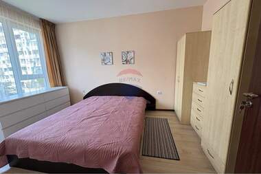 Închiriere - Apartament în Pobeda,  Varna