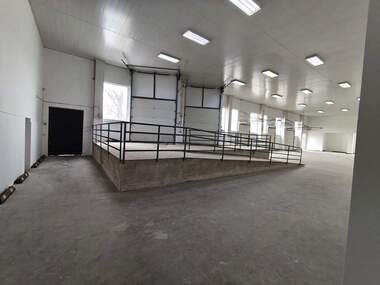 For rent - Warehouse/Storage Unit/Storage in Promishlena zona,  Targovishte