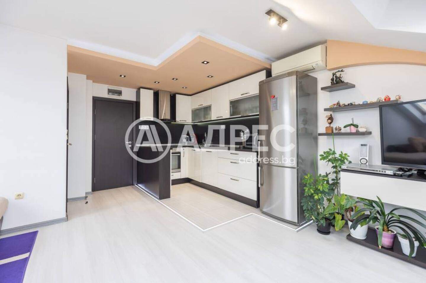 Cu trei camere Apartament în Kolhozen pazar, Varna – fotografia 6