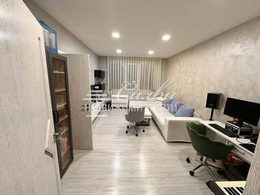 Vânzare - Apartament în Center,  Șumen