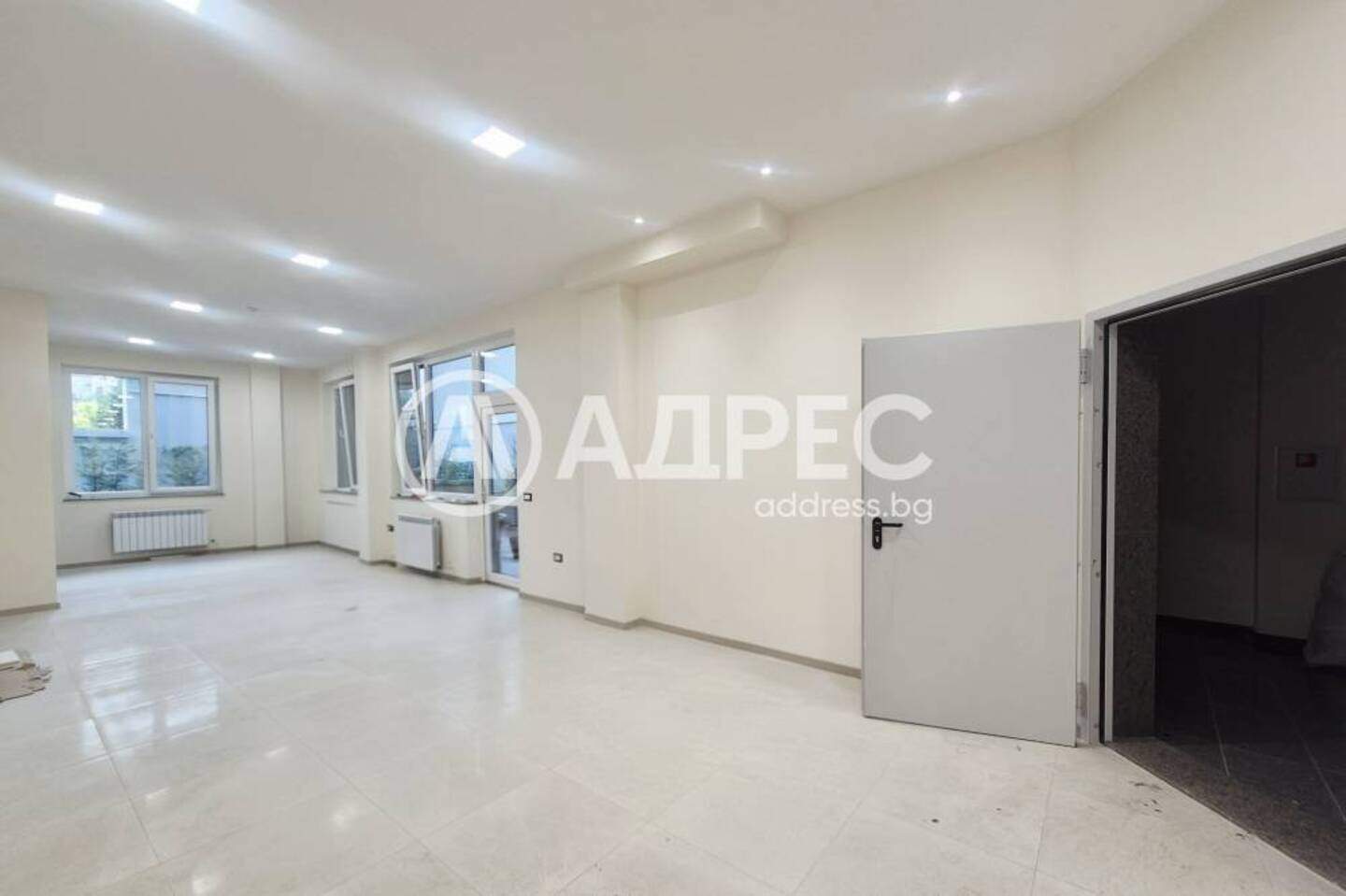 Γραφείο σε Τσενταρ, Βαρνα – φωτογραφία 4