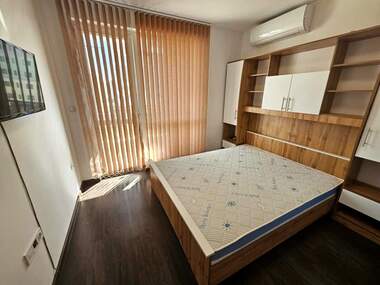 Închiriere - Apartament în Hristo Smirnenski,  Plovdiv