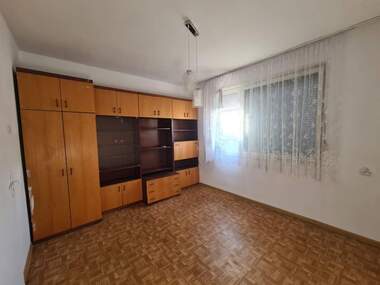 Închiriere - Apartament în Uceiliștini,  Haskovo