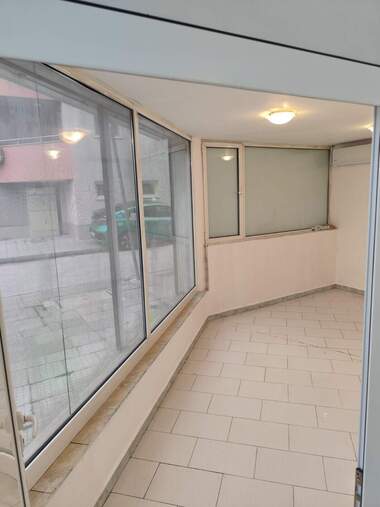 Miete - Büro/Laden/Schönheitssalon/Zahnarztbüro in Kameniza 2,  Plowdiw