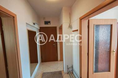 Închiriere - Apartament în Lagera,  Sofia